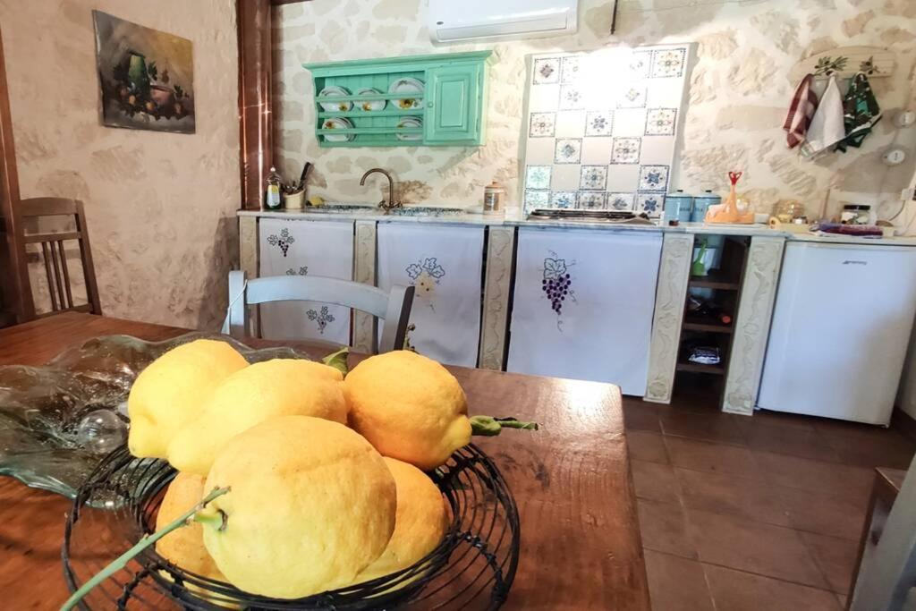 Villa Neli, Palazzolo Acreide, Siracusa, Hot Tub, Wi-Fi & Parking Экстерьер фото